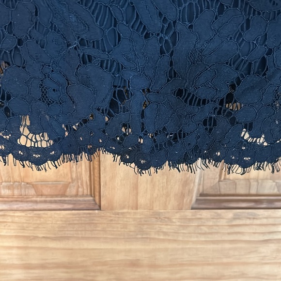 J Crew skirt. Black in color. Size 2. - Picture 3 of 6